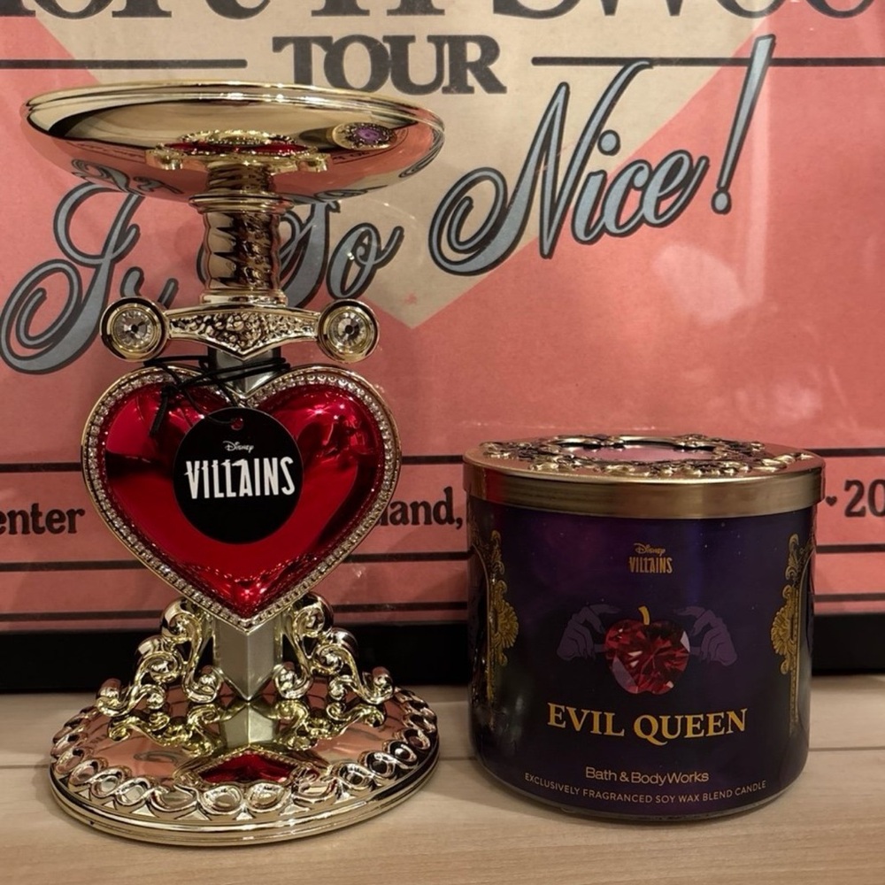 NWT Bath & Body Works Evil Queen 3-Wick Candle & Holder Disney Villains